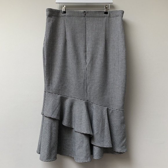 Marks & Spencer Midi Skirt Size UK 18 Houndstooth Asymmetrical Hem Thick Heavy - Picture 2 of 10